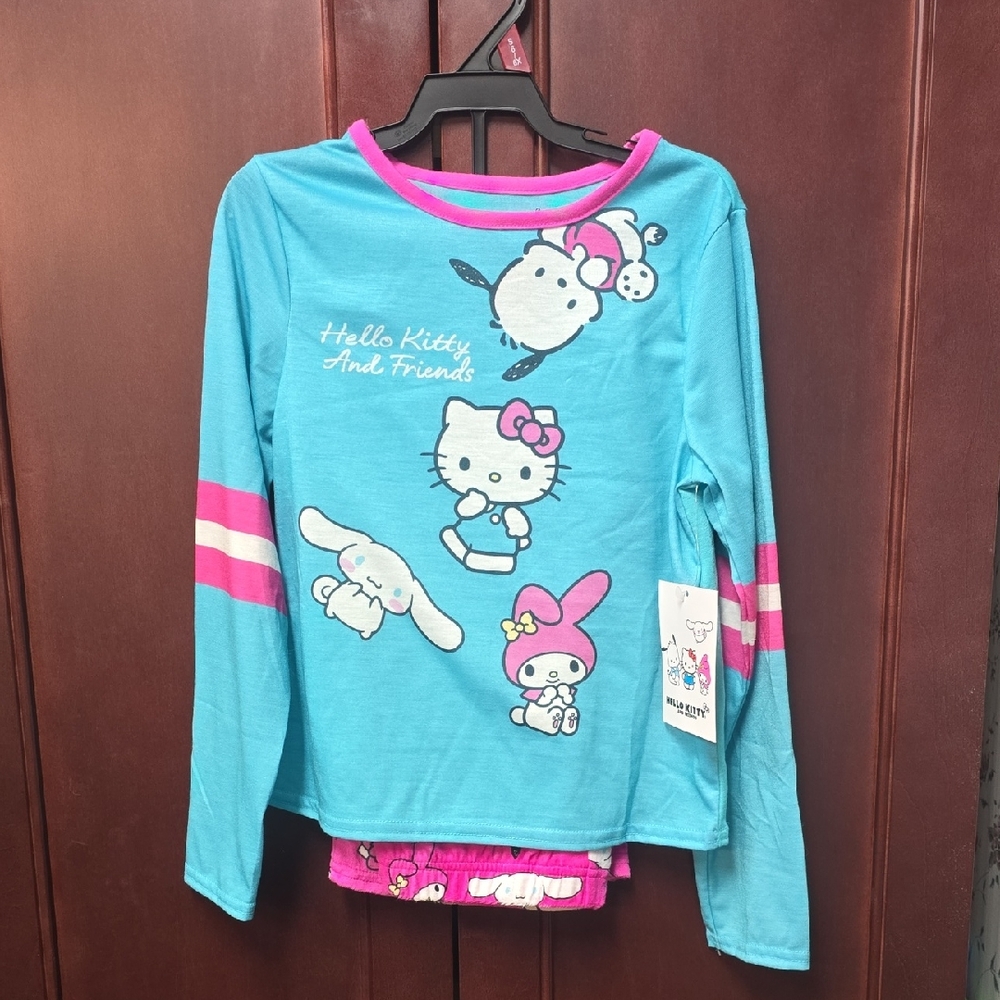 NWT. Hello Kitty Turquoise and Pink Long Sleeve 2pc Pjs Set Size 6/6x